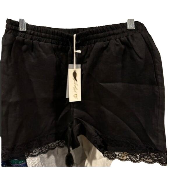 NWT Women's Gold Hawk Black linen with lace trimmed shortsXS